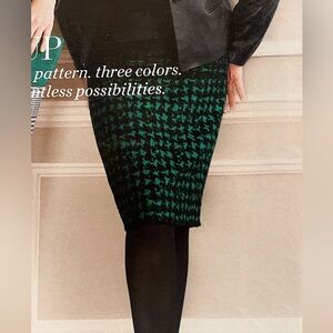 Short acrylic/wool skirt